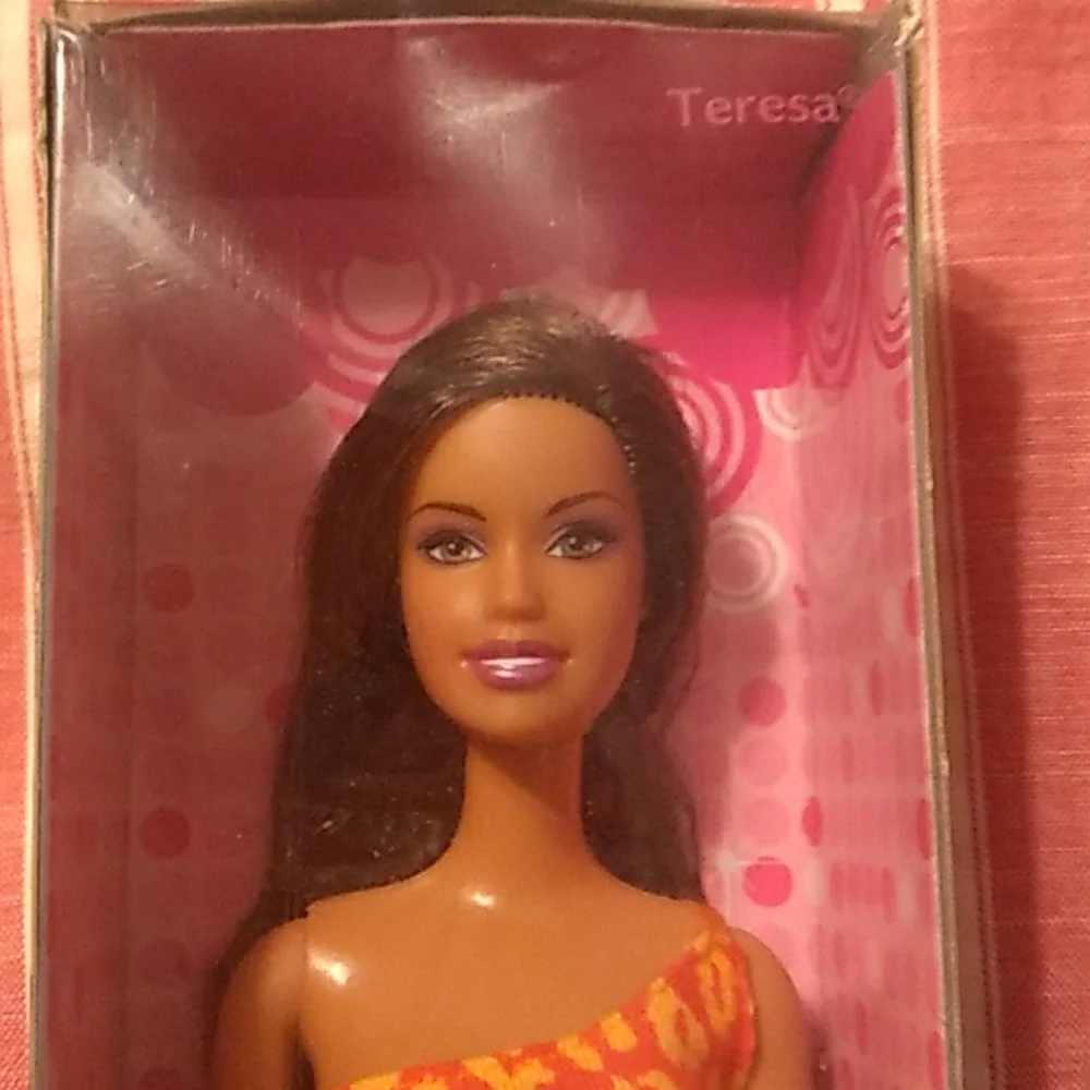 NIB Barbie Fashion Fever Teresa Doll (2007/08)